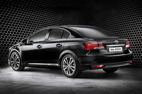 2012-Toyota-Avensis-5.jpg