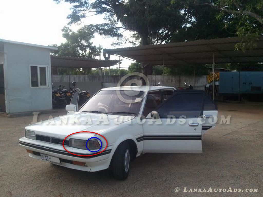 Ограденото с червено е целият фар+габарит+мигач, а ограденото със синьо е само габарита+мигача