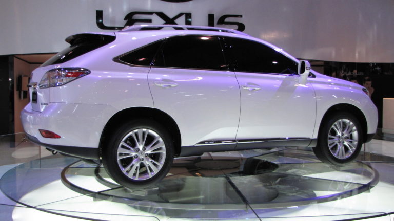 2010_Lexus_RX_450h.jpg