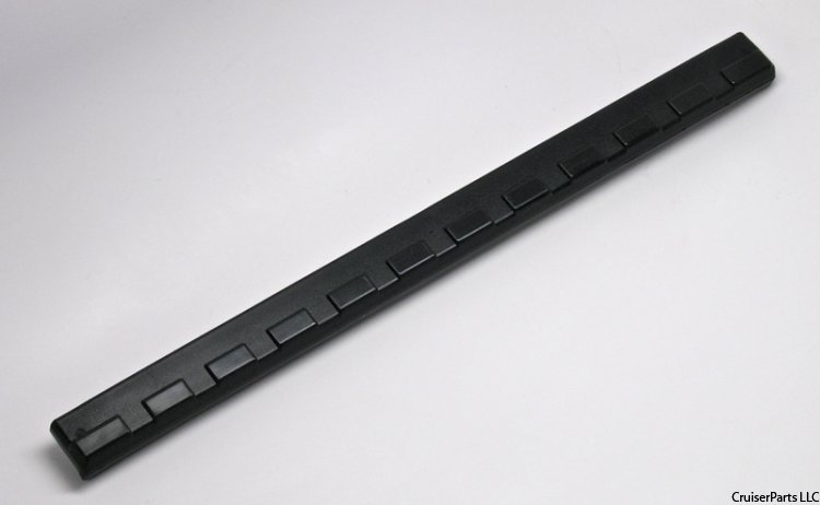 Running Board Step Cover RH 85-Now 70 Series Cruisers.jpg