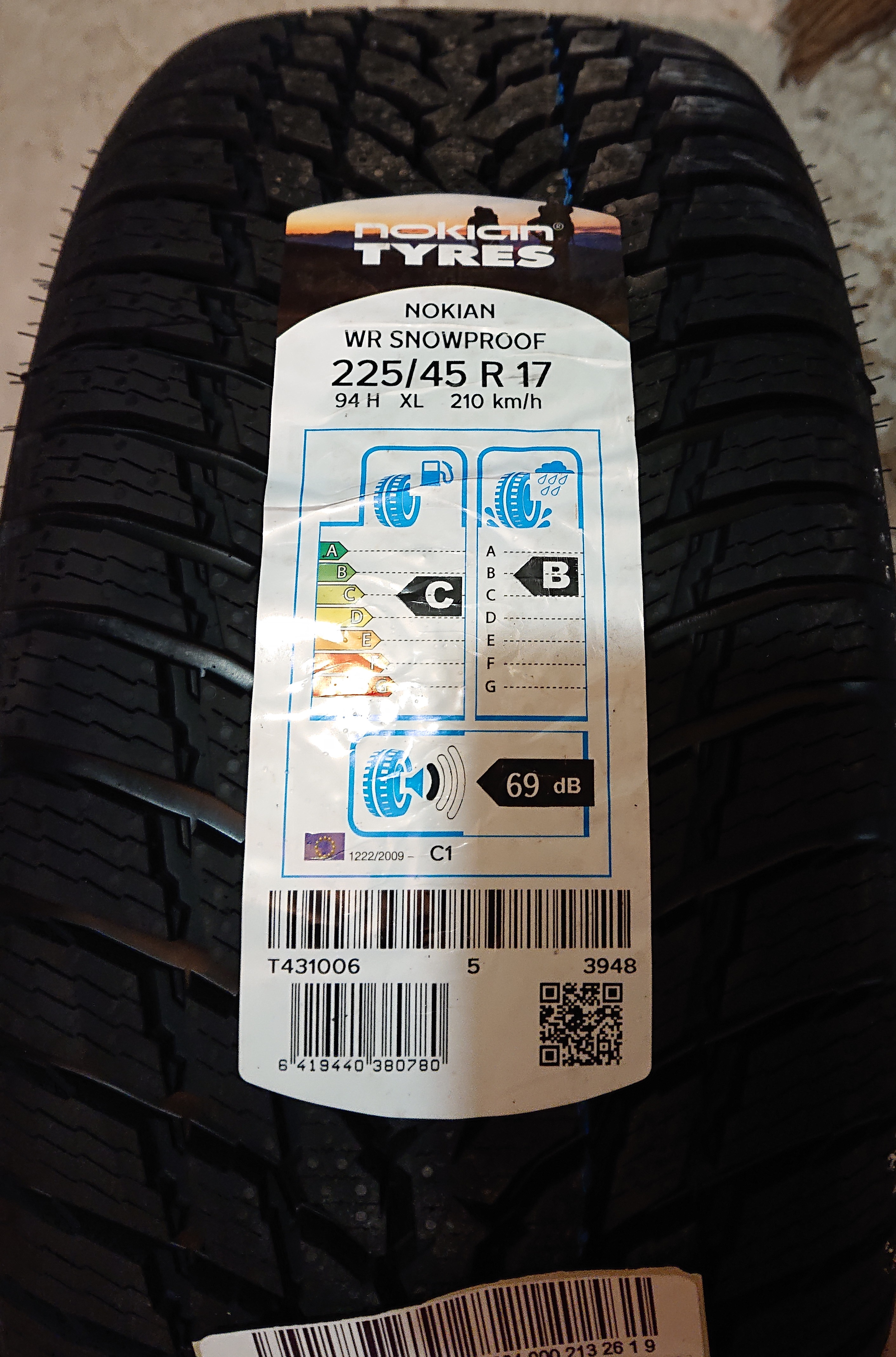 Nokian WR Snowproof - 10.2019.jpg