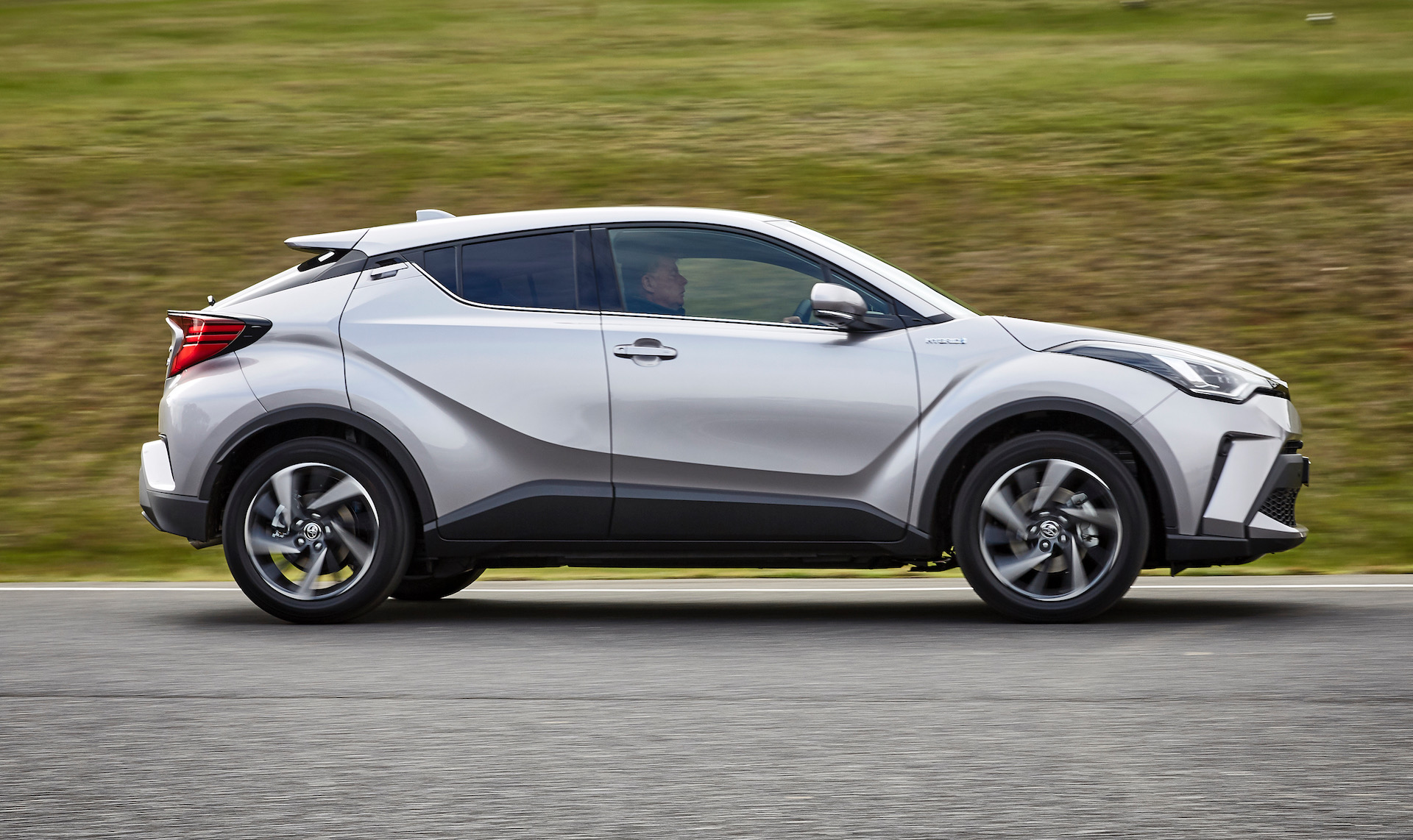 2020-Toyota-C-HR-Hybrid.jpg