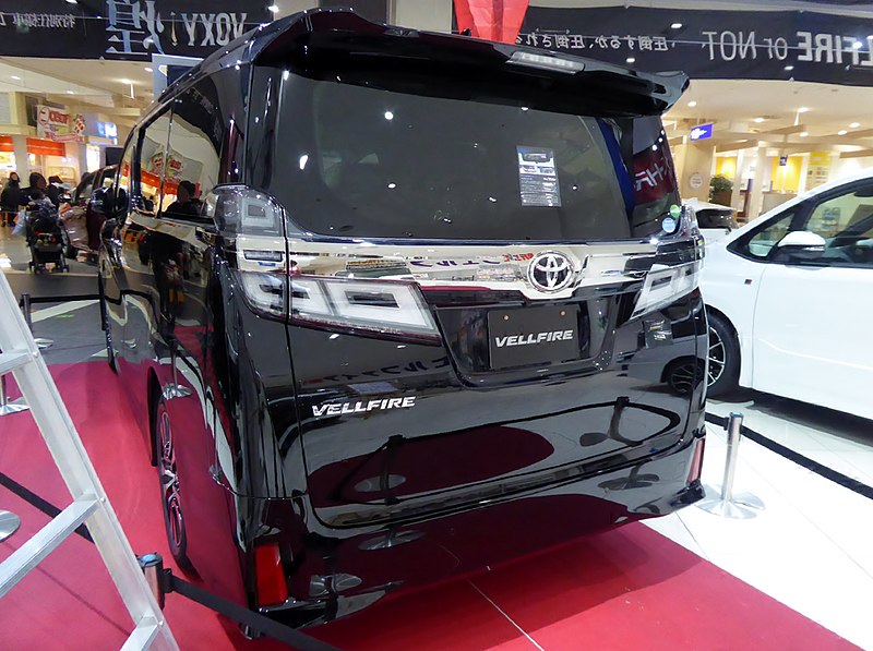 800px-Toyota_VELLFIRE_Z_G_Edition__(DBA-AGH30W-NFXSK)_rear.jpg