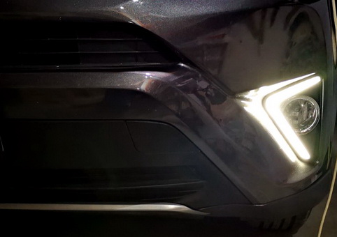 LED DLR Toyota RAV4-2018.jpg
